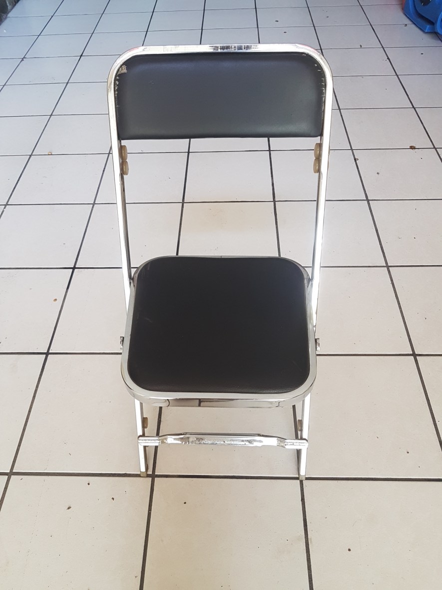 Servifiestas los pinos, silla acojinada