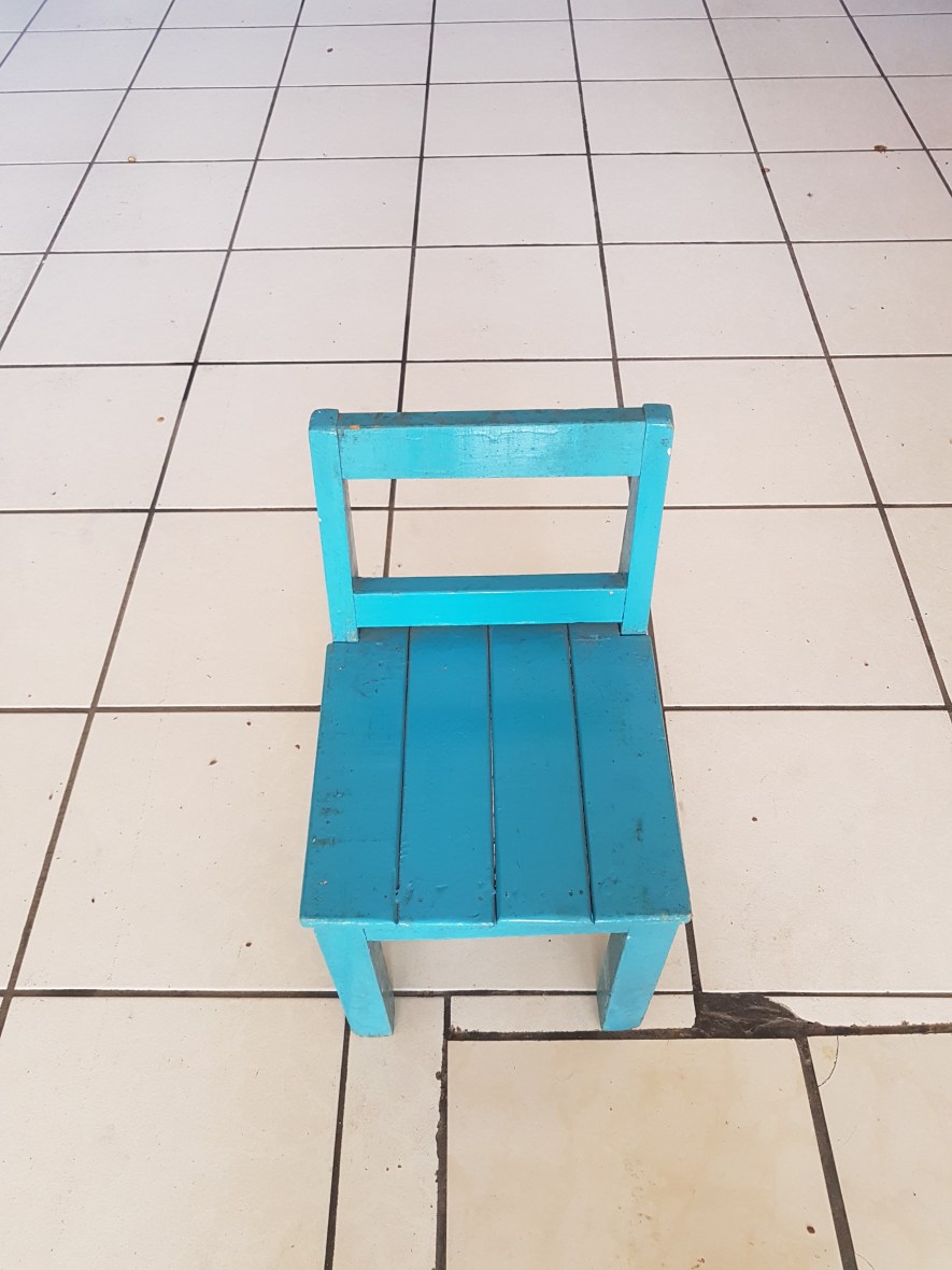 Servifiestas los pinos, silla de madera infantil