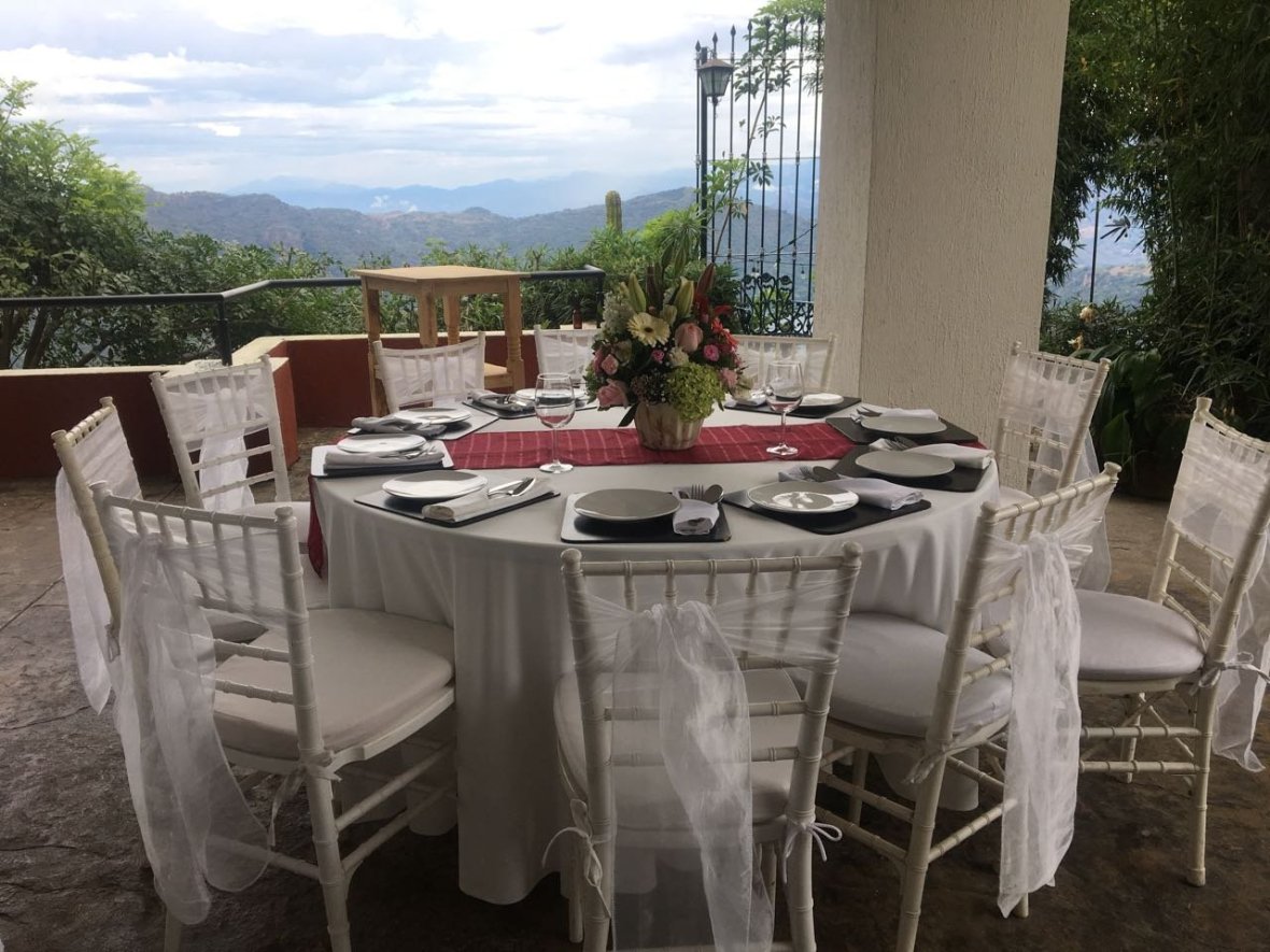 servifiestas los pinos Tepic, renta de sillas y mesas, mobiliario
