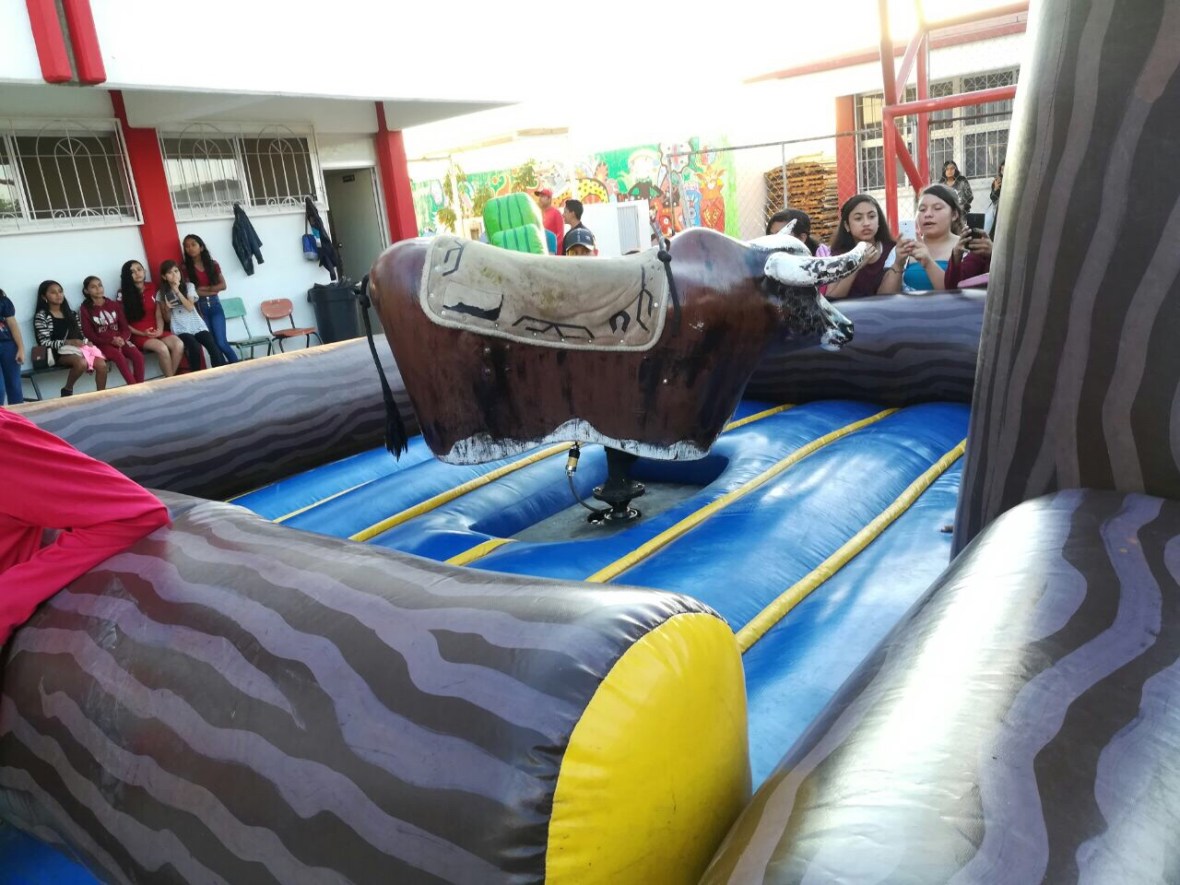 Renta de mobiliario servifiestas los pinos alquiler de sillas y mesas toro mecanico