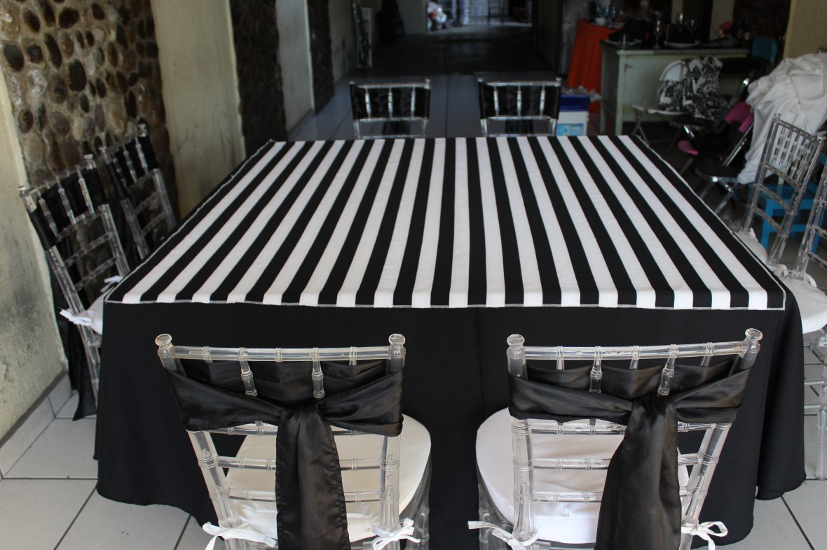 servifiestas los pinos Tepic, renta de sillas y mesas, mobiliario